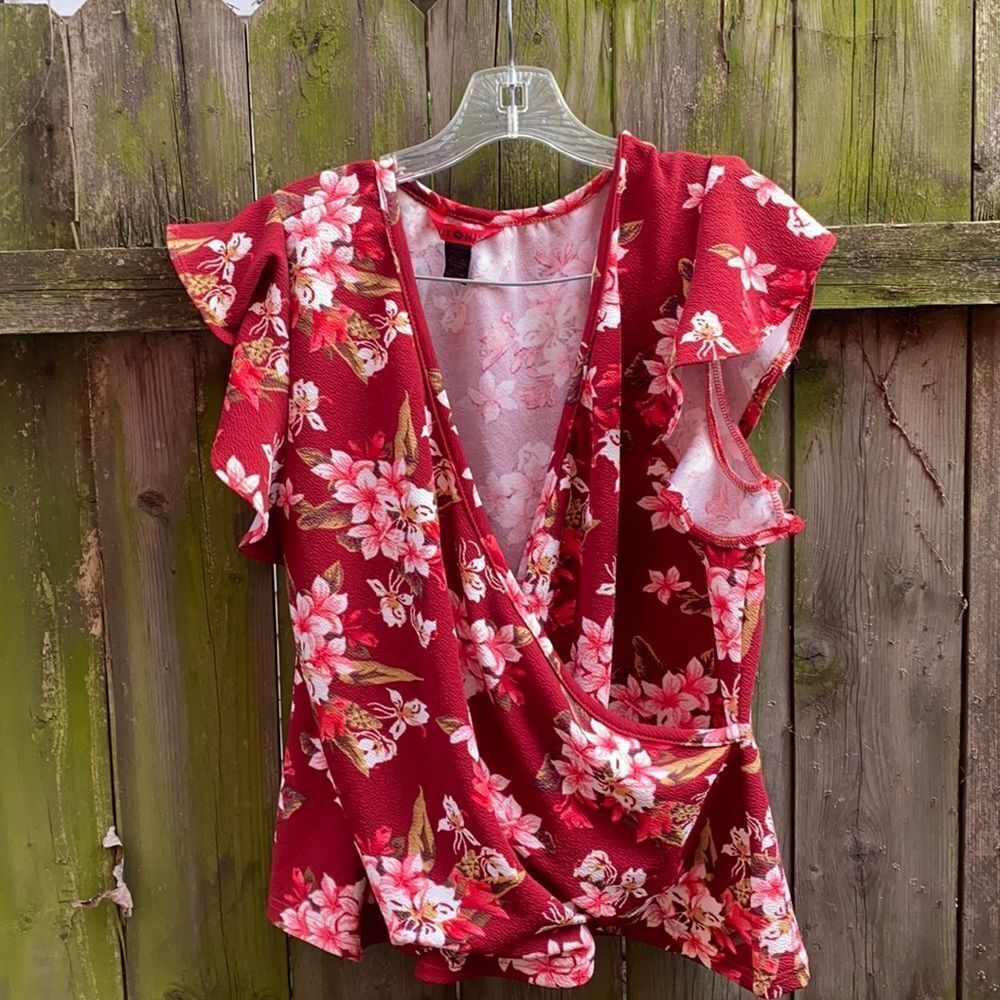 Hot Kiss floral top sz. 2X